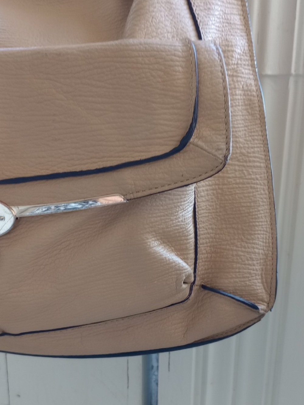 COACH Large Gorgeous Golden Leather HOBO/ Shoulder BAG # 28381 - Picture 5 of 14
